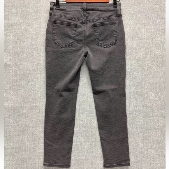 US 16R Chico’s sz 3R The So Slimming Girlfriend Ankle Jeans Gray, Zebra Stripe - Picture 7 of 11